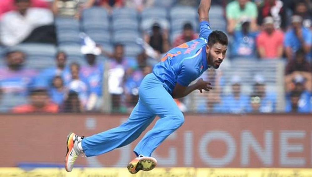 হার্দিক পাণ্ড্যই দলের পয়লা নম্বর অলরাউন্ডার। অস্ট্রেলিয়ায় তাঁর মিডিয়াম পেস কার্যকরী ভূমিকা নেবে। পাশাপাশি, ফিনিশার হিসেবেও দায়িত্ব নিতে হবে তাঁকে। ম্যাচ শেষ করে আসার ক্ষেত্রে ধারাবাহিকতার অভাব রয়েছে তাঁর। আর যেন চোট না পান, লক্ষ্য রাখতে  হবে সে দিকেও।