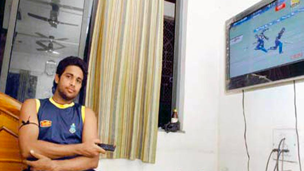 আইপিএল-এর প্রত্যেক মরসুমে সংবাদমাধ্যমের কোথাও না কোথাও ভেসে ওঠেন কামরান খান। বিভিন্ন প্রতিবেদনে প্রকাশিত হয়েছিল, তিনি নাকি ক্রিকেটে সুযোগ না পেয়ে কৃষিকাজ করছেন।