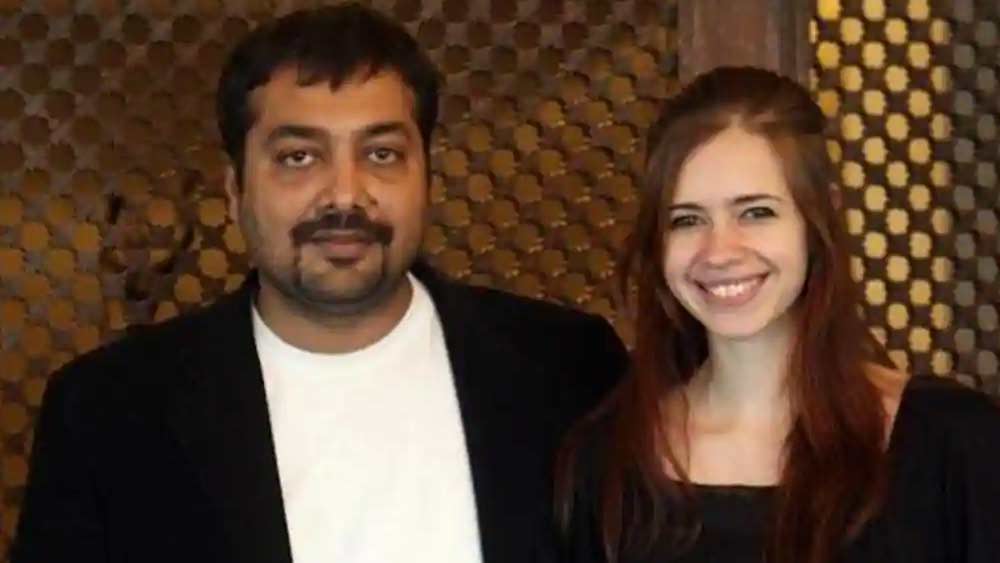  ২০০৯-এ আরতি বাজাজের সঙ্গে বিবাহিত সম্পর্কে থাকার সময়ই কল্কিকে ডেট করতে শুরু করেন অনুরাগ। তবে সে সম্পর্ক সুখের ছিল না। ২০১৫-এ কল্কির সঙ্গেও বিবাহবিচ্ছেদ হয় তাঁর। বিচ্ছেদ হলেও অনুরাগের সঙ্গে কল্কির বন্ধুত্ব রয়েছে।