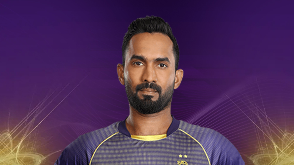 দীনেশ কার্তিক- এ বারের আইপিএলে ব্যাটে রান নেই কেকেআর অধিনায়কের। তাই নীচের দিকে নেমে বাকিদের এগিয়ে দিয়ে দেখতেই পারেন। গত ম্যাচে সাত নম্বরে নেমেছিলেন। ফলে নিজেকে ফিনিশার হিসেবে ভাবতেই পারেন কার্তিক। ম্যাচের পরিস্থিতি বিচার করে যদিও বদলাতেই পারে তাঁর ব্যাটিং অর্ডার।