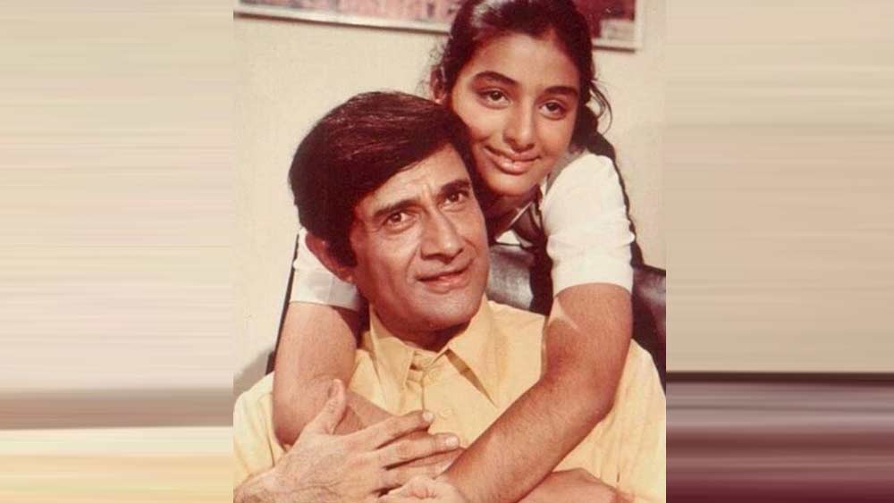 প্রথম ছবিতে ছিলেন দেব আনন্দও। তারপর আর পিছন ফিরে তাকাতে হয়নি এই ‘গ্রেসফুল লেডি’-কে।