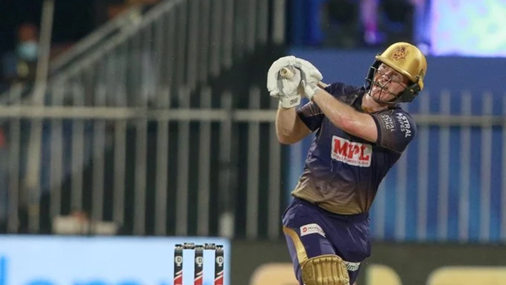 ইয়ন মর্গ্যান: হাফ সেঞ্চুরি না করলেও এ মরসুমে ইংরেজ অধিনায়কের গড় প্রায় ৪২। মর্গ্যান কত নম্বরে নামবেন তা নিয়ে প্রথম থেকেই নানা মুনির নানা মত। আজও তাঁর ব্যাটিং অর্ডারের দিকে নজর থাকবে সমর্থকদের।