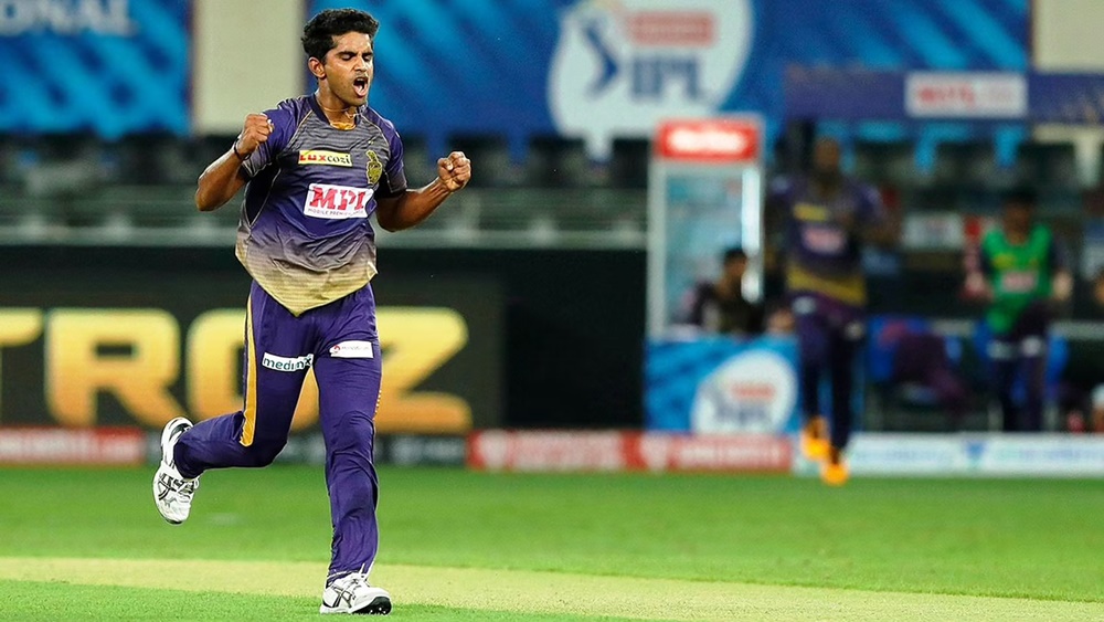 কমলেশ নাগরকোটি: চোটের জন্য গত মরসুমে খেলতে না পারলেও তাঁকে‌ ছেড়ে দেয়নি শাহরুখের দল। এই মরসুমে ভাল বল করে নাইট শিবিরের আস্থার মর্যাদা রাখছেন তিনি।