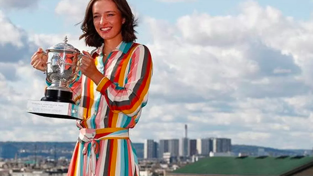 তবে এখনও নিজের খেলার ধরন নিয়ে তৃপ্ত নন শিয়নটেক। জানালেন, আরও পরিণত হতে হবে তাঁকে। ধরে রাখতে হবে পারফরম্যান্স। নিয়মিত জয় পেয়ে টেনিস-মানচিত্রে নিজের জায়গা ধরে রাখতে বদ্ধপরিকর এই নতুন তারা।