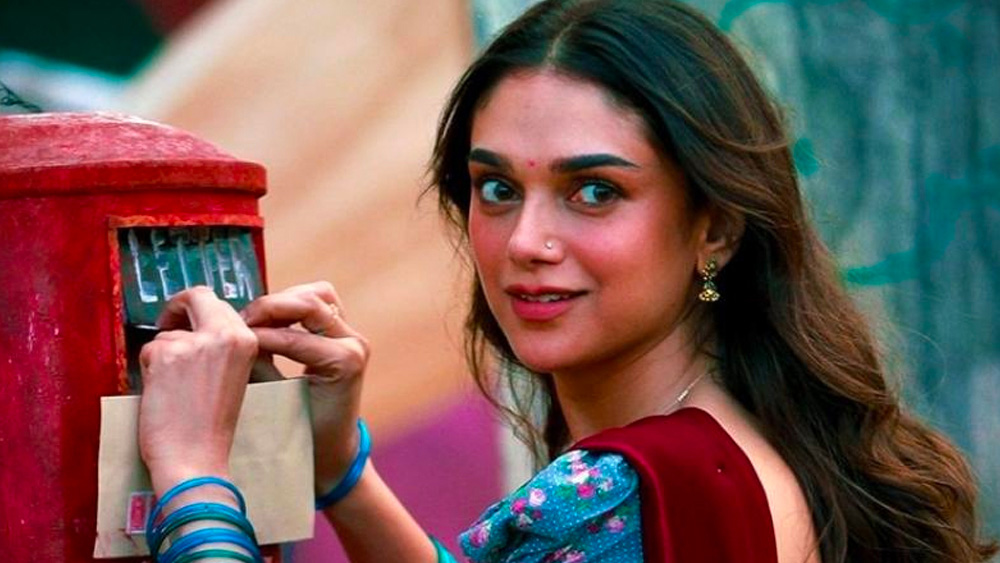 অভিনয় সাবলীল হলেও প্রথম ছবির পরে দীর্ঘদিন অদিতির কাছে কোনও কাজ ছিল না। তাঁর অভিযোগ, প্রযোজকের সঙ্গে আপস করে ‘বিশেষ চাহিদা’ মেটাতে চাননি তিনি। ফলে প্রায় আট মাস তাঁর হাতে কোনও কাজ ছিল না।