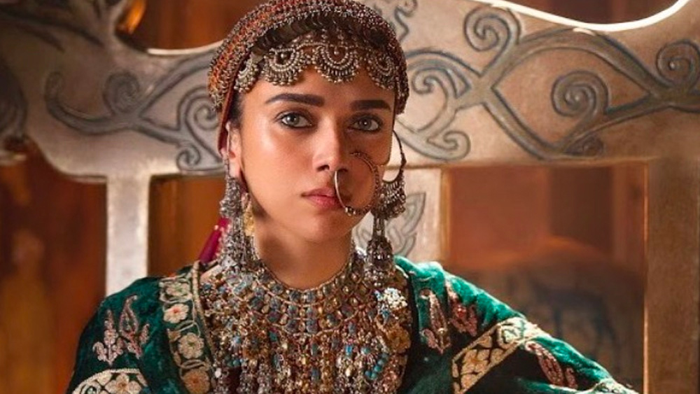 সঞ্জয় দত্তের কামব্যাক ছবি ‘ভূমি’-তে অভিনয় করেন অদিতি। তবে তাঁর সাম্প্রতিক সব কাজকে ছাপিয়ে গিয়েছে সঞ্জয় লীলা ভন্সালীর ‘পদ্মাবত’-এ মেহরুন্নিসার ভূমিকায় অভিনয়।