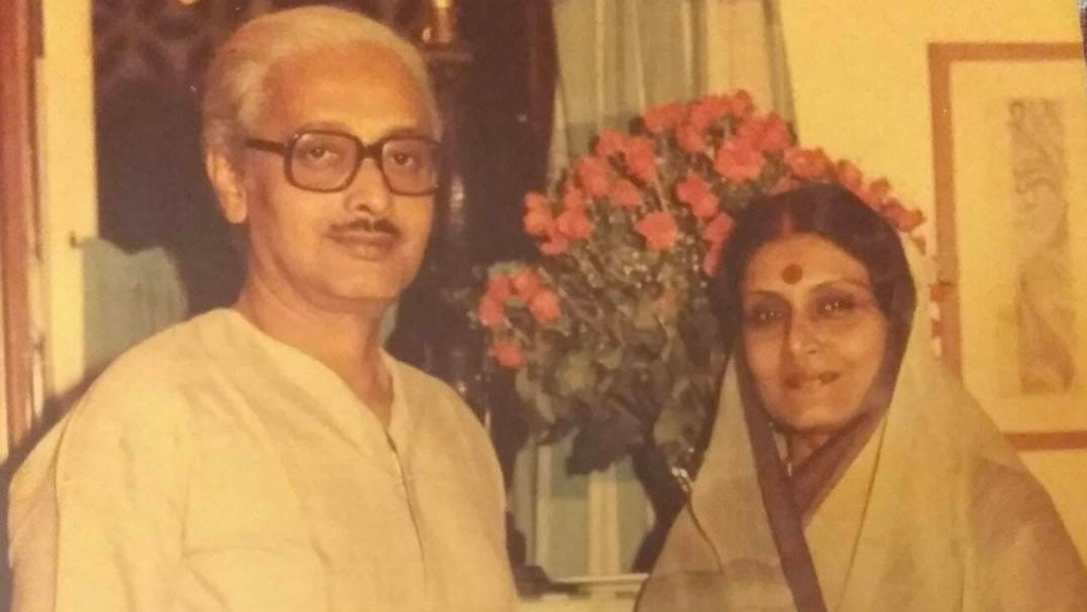 কিশোর কুমারের প্রথম স্ত্রী ছিলেন রুমা গুহ ঠাকুরতা ( তখন রুমা দেবী)। ১৯৫০-৫৮, আট বছর স্থায়ী হয়েছিল তাঁদের দাম্পত্য। ১৯৫২ সালে জন্ম হয় তাঁদের একমাত্র সন্তান, অমিতের।