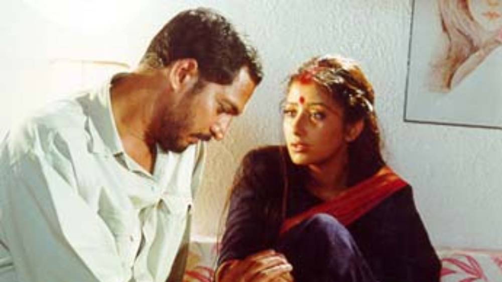 ‘অগ্নিসাক্ষী’-র তৈরির সময় নানা-মনীষার প্রেম চলছিল লোকচক্ষুর আড়ালে। যাকে বলে ছুপকে ছুপকে! দু’জনের সিক্রেট ডেটিংয়ের খবর তাই পেজ থ্রি-র পাতায় ফলাও করে জায়গা নেয়নি। এমনকি তা নিয়ে গুঞ্জনও ছড়ায়নি বলিউডি মহল্লায়।