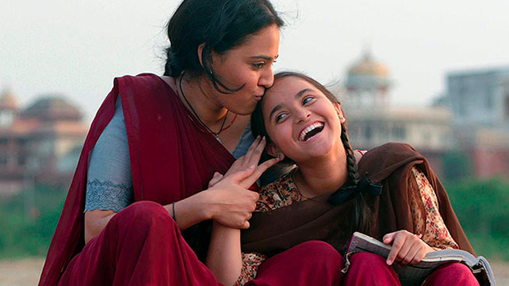 এই ছবির পর থেকে সলমনের সঙ্গে স্বরার বন্ধুত্ব তৈরি হয়। সল্লুর বাড়ির অনুষ্ঠানেও তিনি ছিলেন নিয়মিত অতিথি। কিন্তু তার পরেও বলিউডে প্রথম সারির নায়িকা হওয়ার দরজা খুলল না স্বরার সামনে। সমান্তরাল ছবিতে অভিনয় শুরু করলেন তিনি। ‘নীল বাটে সন্নাটা’ এবং ‘অনারকলি অব আরা’ সে রকমই দু’টি ছবি।