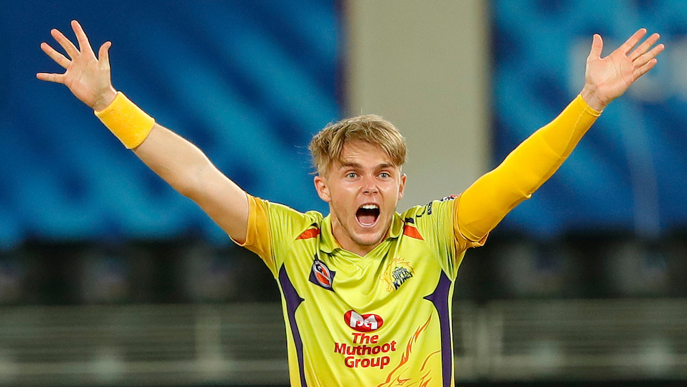 স্যাম কারেন: হায়দরাবাদের বিরুদ্ধে ওপেন করেও সফল তিনি। ধোনি তাঁকে বলেছেন, ‘কমপ্লিট প্লেয়ার’। ব্যাটে হোক বা বল, ২২ বছরের এই ইংরেজ অলরাউন্ডার বিপক্ষের ঘুম কেড়ে নিতেই পারেন। ব্যাট হাতে এখনও অবধি ৯৯ রান করলেও স্ট্রাইক রেট ১৯০.৩৮ রান। আট ম্যাচে উইকেট নিয়েছেন নয়টি।