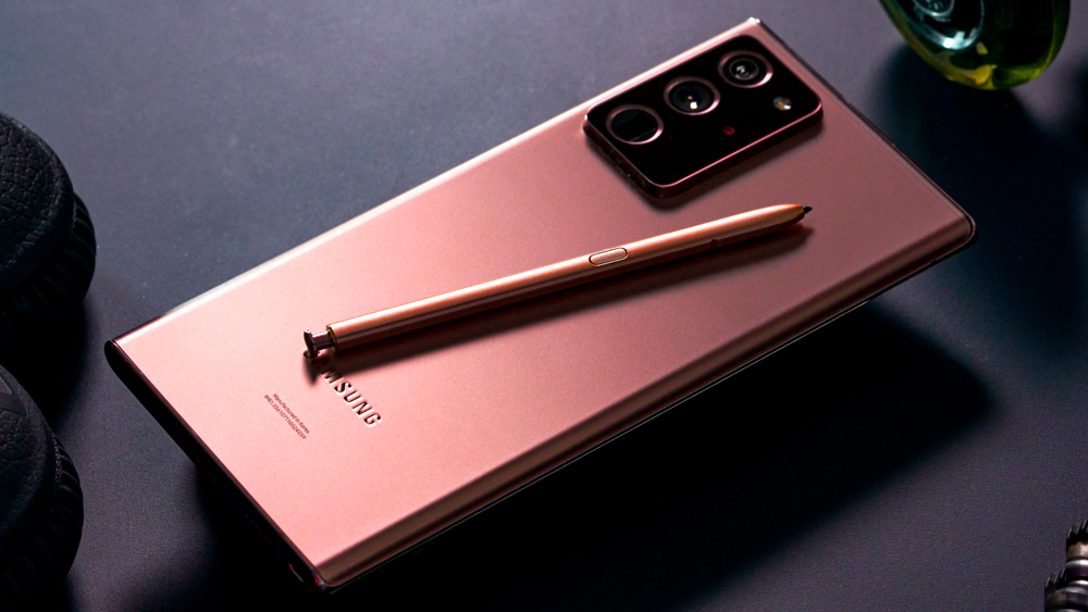 স্যামসাং গ্যালাক্সি এস ২০ প্লাস ফোনটি ৭৭ হাজার ৯০০ টাকায় লঞ্চ করেছিল। ফ্লিপকার্টের টিজার অনুযায়ী এই ফোনটি মিলবে ৪৯ হাজার ৯৯৯ টাকায়।