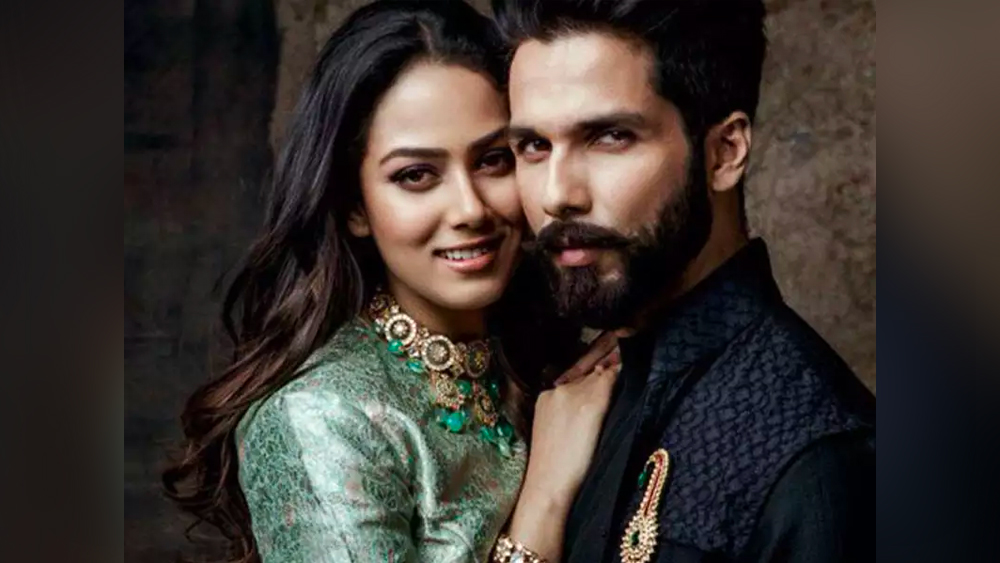 শাহিদ অবশ্য এত তাড়াতাড়ি সাতপাকে বাঁধা পড়েননি। সানিয়ার সঙ্গে বিচ্ছেদের পরেও প্রিয়ঙ্কা চোপড়ার সঙ্গে তাঁর প্রেমের গুঞ্জন শোনা গিয়েছিল। ২০১৫ সালে তিনি বিয়ে করেন দিল্লির তরুণী মীরা রাজপুতকে।