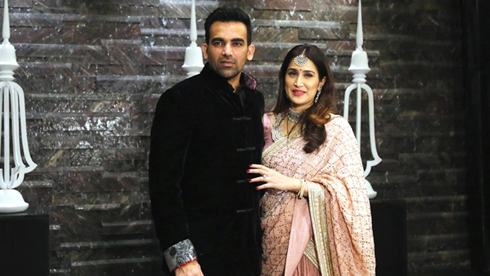 জাহির আবার মানুষের গুণাগুণ নিয়ে অত ভাবেন না। তিনি নির্দিষ্ট মানুষকে তাঁর সহজাত গুণেই ভালবাসেন। তবে জাহিরের অতি-ঠান্ডা মেজাজে মাঝে মাঝে রেগেও যান সাগরিকা।