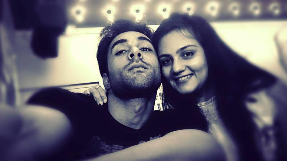 পরে অবশ্য শ্বেতা স্বীকার করেছিলেন প্রথমে তাঁর ভুল হয়েছিল। ইয়ামির জন্যই ভেঙে গিয়েছে তাঁর দাম্পত্য। তবে পুলকিত কোনও দিন এই দাবি মেনে নেননি। তিনি বরাবর বলে এসেছেন, ইয়ামির সঙ্গে তাঁর কোনও সম্পর্ক ছিল না।