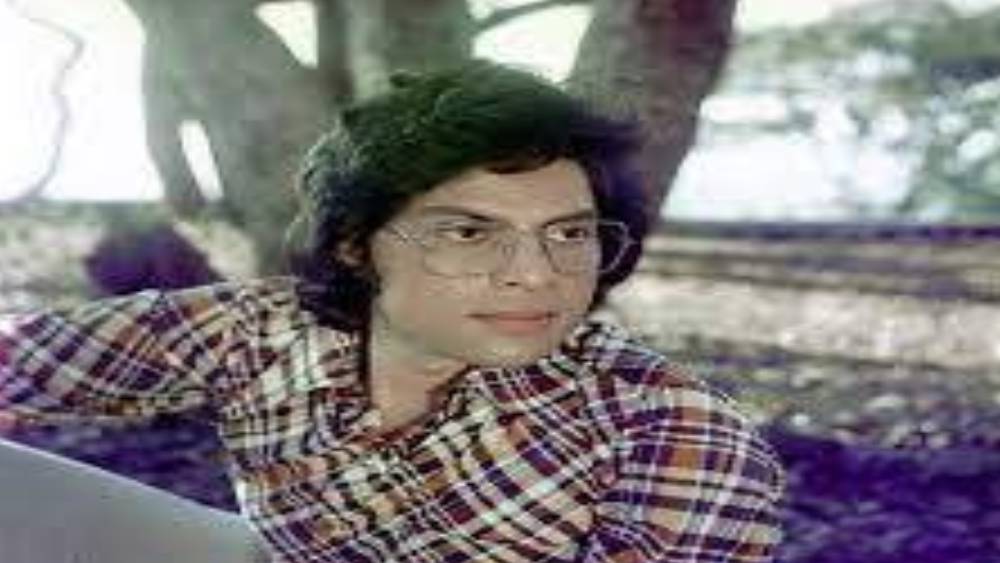 বলিউডে প্রবেশ করার পর নজর কাড়লেও এর পর একাধিক ছবিতে তিনি কাজ করেছেন। তবে তার বেশির ভাগ ছবি মুক্তির আলো দেখেনি। প্রায় ৫০টির কাছাকাছি ছবি তাঁর মুক্তিই পায়নি।