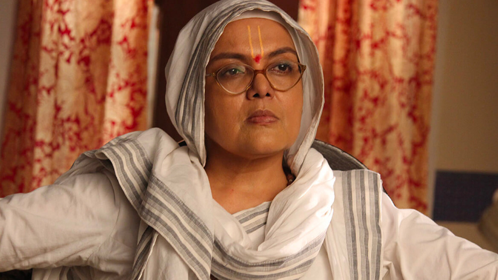 মঞ্চ ও দূরদর্শনের পাশাপাশি সুস্মিতা দাপটের সঙ্গে কাজ করেছে বড় পর্দাতেও। তবে নায়িকা হওয়ার দৌড়ে তিনি কোনওদিন অংশ নেননি। বরং, হতে চেয়েছেন অভিনেত্রী।