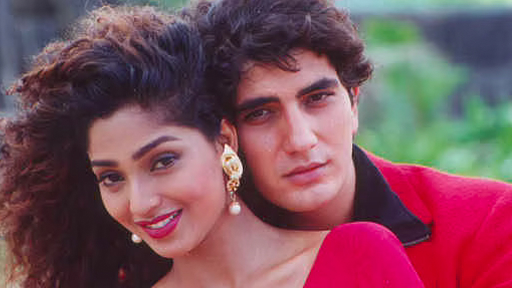 এর পর ‘দিল নে ফির ইয়াদ কিয়া’, ‘চাঁদ বুঝ গ্যয়া’-সহ কিছু ছবিতে অভিনয় করেন ফরাজ। কিন্তু কোনওটাই তাঁর কেরিয়ারের পালে বাতাস যোগ করতে পারেনি।