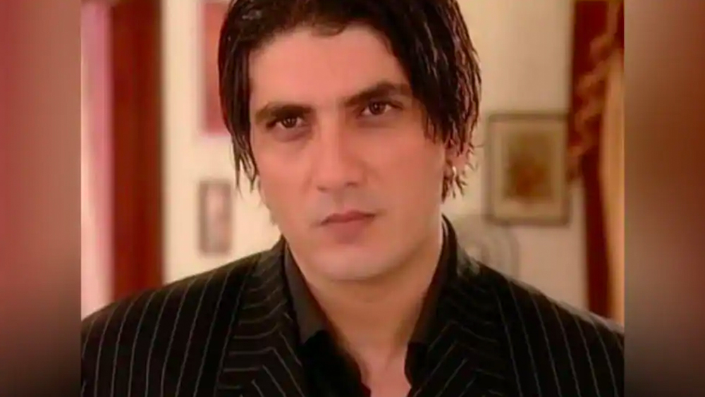 ফরাজের পরিজনদের আবেদনে সাড়া দিয়েছেন সলমন খান। তাঁর সংস্থার তরফে মিটিয়ে দেওয়া হয় চিকিৎসার বড় অংশ। পাশাপাশি, ফরাজের পাশে দাঁড়িয়েছেন পূজা ভট্ট এবং সোনি রাজদান। সাহায্য করেন তাঁরাও।