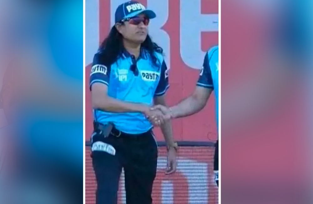 ৪৩ বছর বয়সি পশ্চিম মুম্বইবাসী। আম্পায়ারিং করছেন বহু বছর ধরে। অভিজ্ঞ এই আম্পায়ারকে ভারতের ঘরোয়া ক্রিকেটের মাঠে দেখা গিয়েছে ২০০৯ সাল থেকে। ভারতের দু’টি টেস্ট এবং তিনটি ওয়ান ডে-এর জন্য তিনি ছিলেন রিজার্ভ আম্পায়ার।