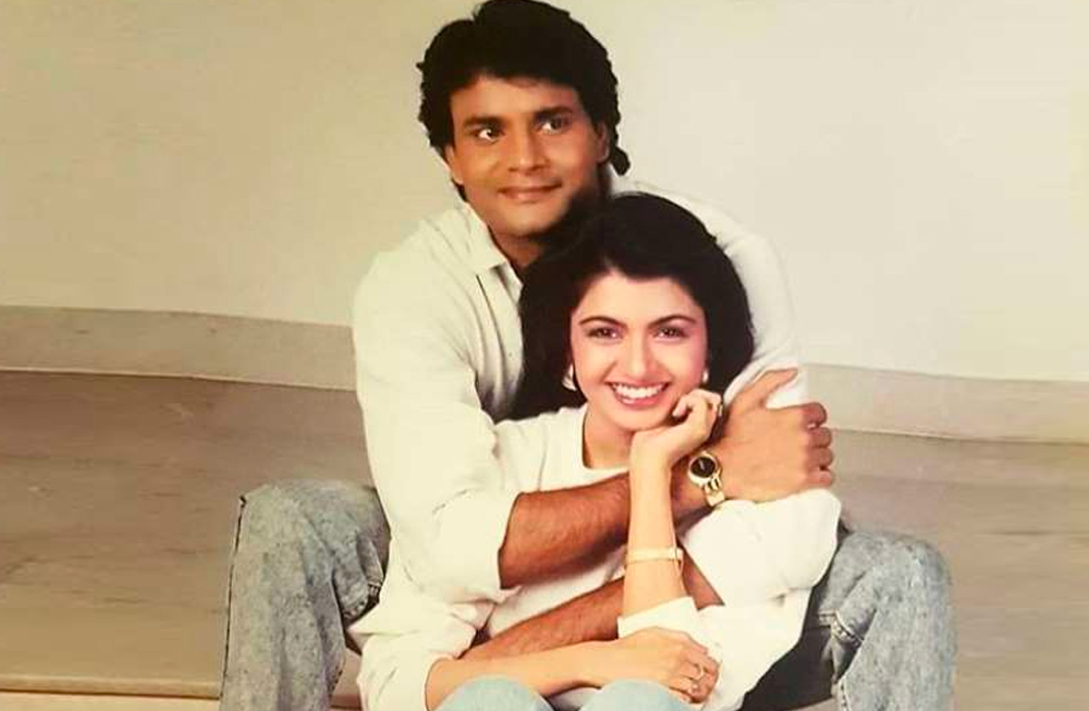 তবে কেরিয়ার শুরুর আগেই ভাগ্যশ্রীর জীবনে এসেছিলেন হিমালয়। হিমালয় ও তাঁর পরিবারের কাছ থেকে অনুমতি নিয়েই সিরিয়ালে অভিনয় করেছিলেন ভাগ্যশ্রী। ‘কচ্চি ধূপ’ শেষ হওয়ার পরেই ছবিতে অভিনয়ের সুযোগ পেয়ে যান।