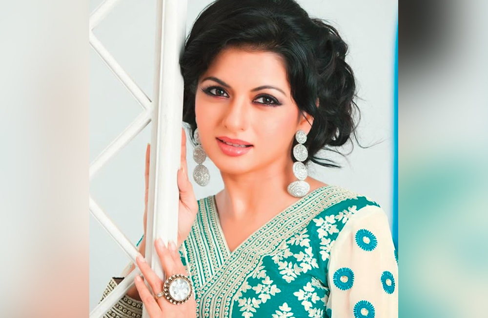 বার বার কথা বলেও অভিভাবকদের রাজি করাতে পারেননি ভাগ্যশ্রী। কিন্তু তিনি ঠিক করেছিলেন, বিয়ে করলে শুধু হিমালয়কেই করবেন। মেয়েকে কার্যত নজরবন্দি করে ফেলেছিলেন ভাগ্যশ্রীর বাবা-মা।