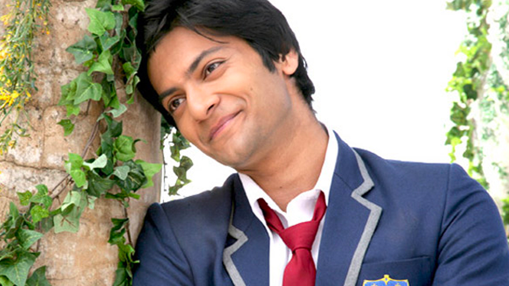 শাহরুখ খান প্রযোজিত ছবি ‘অলওয়েজ কভি কভি’-তে অভিনয়ের জন্য আলি ১৫ কেজি ওজন কমিয়ে ফেলেছিলেন। তবে আলি ফজল সবথেকে বেশি জনপ্রিয়তা পান ‘ফুকরে’ ছবিতে। সেখানে তাঁর ‘জাফর’ চরিত্রটি প্রথমে ছিল অন্তর্মুখী। তার পর বন্ধুদের সাহচর্যে তিনিও নিজেকে মেলে ধরেন।