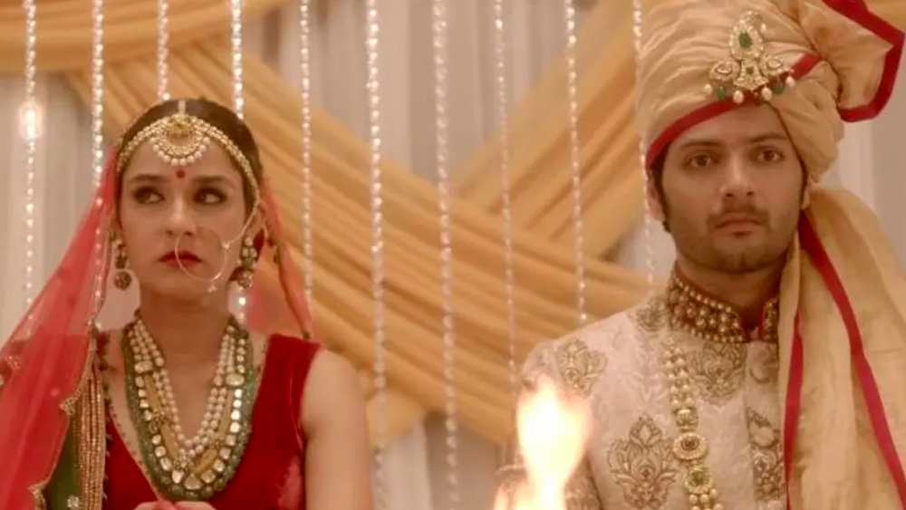 ওয়েব সিরিজ ‘মির্জাপুর’ এবং ‘ব্যান্ড বাজা বরাত’-এও উল্লেখযোগ্য মুখ আলি ফজল। তবে বিভিন্ন মাধ্যমে নানারকম কাজের পরেও কোথাও যেন একটু হলেও পিছিয়ে আছেন আলি। বলিউডের বাণিজ্যিক মূলস্রোতে এখনও সেভাবে উচ্চারিত হয় না তাঁর নাম।