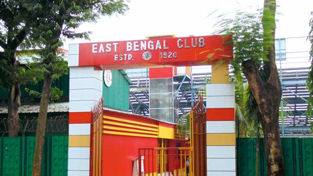 ইতিমধ্যেই বিদেশিদের নামও ঘোষণা করে দিয়েছে ইস্টবেঙ্গল। স্কটল্যান্ডের ড্যানি ফক্স, অস্ট্রেলিয়ার স্কট নেভিল, জার্মানির মাঠি স্টাইনমান এবং ওয়েলসের অ্যারন জোসুয়া আমাদির সঙ্গে চুক্তি হয়েছে। সঙ্গে রয়েছেন আয়ারল্যান্ডের অ্যান্টনি পিলকিন্টন এবং জা মাগোমা।