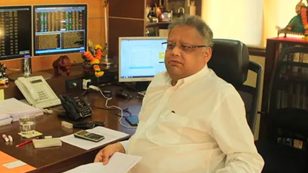 রাকেশের নিজস্ব স্টক ট্রেডিং ফার্ম ‘রেয়ার এন্টারপ্রাইজ’ প্রথমসারির সংস্থাগুলির মধ্যে অন্যতম।