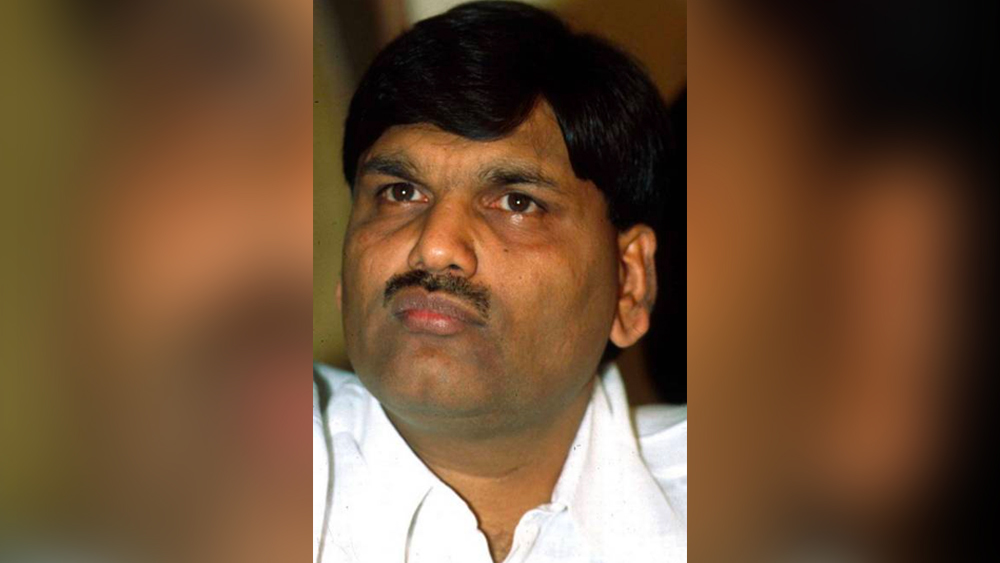 সাফল্যের পাশাপাশি এসেছে বিতর্কও। হর্ষদ মেটাকে যখন গ্রেফতার করা হয়, সেবি-র নজরে ছিলেন রাকেশও।