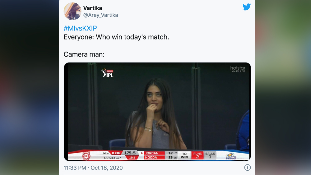 কী বলছেন নেটাগরিকরা? কেউ বলছেন চেন্নাইয়ের রায়না চলে গেলেও পঞ্জাবের রিয়ানা আছে।