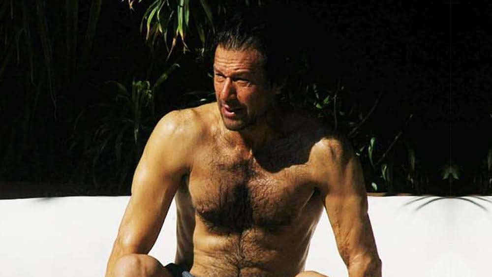 আমেরিকার বিখ্যাত মডেল ডেনিস ডি লুইসের সঙ্গে ইমরানের সম্পর্ক নিয়েও গুঞ্জন শোনা যায়। ইমরান-ডেনিসের সম্পর্ক একসময় ঝড় তুলেছিল সংবাদমাধ্যমে।