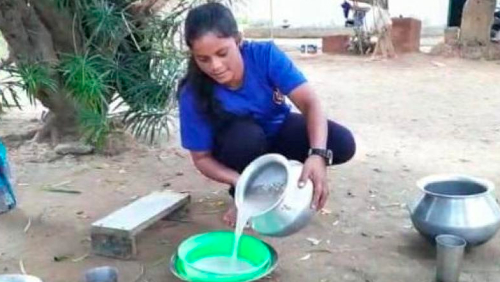 ২৬ বছর বয়সি জাতীয় পদকজয়ী বিমলা জানিয়েছেন, হাঁড়িয়া বিক্রি করেই এখন তাঁর সংসার এবং ক্যারাটে প্রশিক্ষণ চলে।