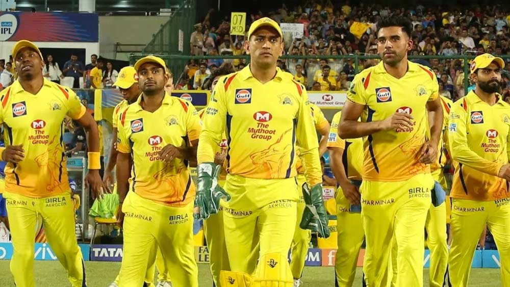 ধোনির নিস্প্রভ থাকাই কি একমাত্র কারণ? দেখে নেওয়া যাক বাকি দলগুলোর তুলনায় ঠিক কোন জায়গায় পিছিয়ে পড়ছে প্রবল পরাক্রমী চেন্নাই সুপার কিংস।