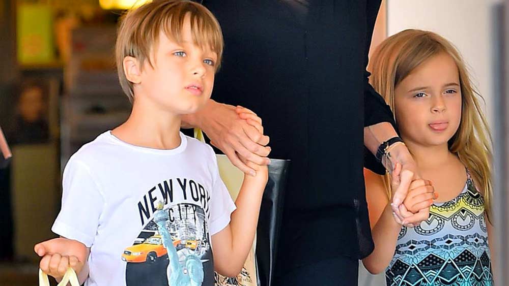 নক্স ও ভিভিয়েন জোলি পিট। অ্যাঞ্জেলিনা জোলি ও ব্র্যাড পিটের যমজ সন্তান। জন্মের আগেই তার ছবি বিক্রি হয়েছিল ১৪০ লক্ষ ডলারে।