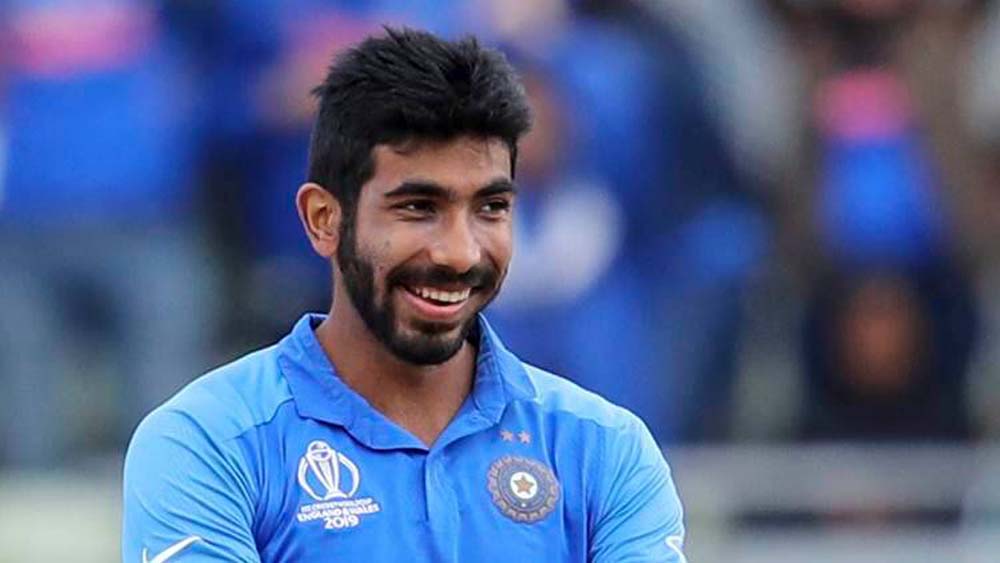 যশপ্রীত বুমরা: টেস্ট হোক বা ওয়ান ডে, যে কোনও ফর্ম্যাটেই অপরিহার্য তিনি। খুব স্বাভাবিক ভাবেই যশপ্রীত বুমরাকে রাখা হয়েছে ওয়ান দলে।