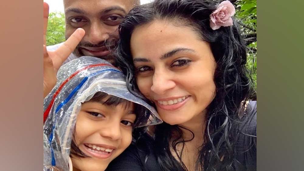 পরিবার নিয়েই ব্যস্ত থাকেন অন্তরা। অন্তরা এবং চে-র একটি মেয়ে রয়েছে।