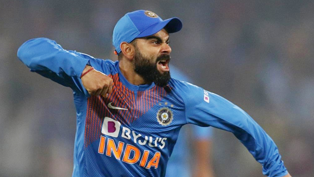 বিরাট কোহালি- বিরাট কোহালি দলকে নেতৃত্ব দেবেন। তাঁর দিকে তাকিয়ে গোটা ক্রিকেটবিশ্ব। আইপিএলে এখনও পর্যন্ত বুদ্ধিমত্তার সঙ্গে রয়্যাল চ্যালেঞ্জার্স ব্যাঙ্গালোর দলকে পরিচালনা করেছেন। টুর্নামেন্টের গোড়ার দিকে রান পাচ্ছিলেন না। কিন্তু পরের দিকে রানে ফিরেছেন তিনি। অস্ট্রেলিয়ায় তাঁর ক্যাপ্টেন্সির সঙ্গে ব্যাটিংয়ের দিকেও সবার নজর থাকবে।