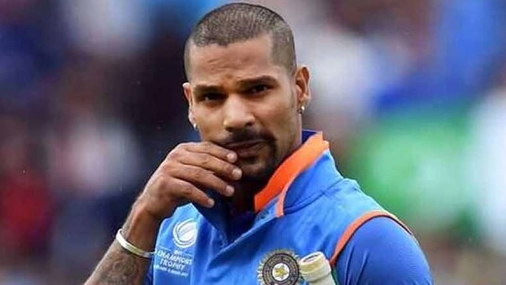 শিখর ধওয়ন - বর্ষীয়ান ওপেনার। এ বারের আইপিএলে রেকর্ড গড়েছেন তিনি। টুর্নামেন্টের ইতিহাসে প্রথম ব্যাটসম্যান হিসেবে পর পর দুই ম্যাচে সেঞ্চুরি করেছিলেন। অস্ট্রেলিয়ায় তাঁর অভিজ্ঞতা কাজে লাগবে কোহালির।