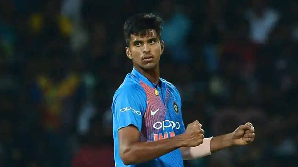 ওয়াশিংটন সুন্দর - এ বারের আইপিএলে ওয়াশিংটন সুন্দরকে বুদ্ধিমত্তার সঙ্গে ব্যবহার করেছেন বিরাট কোহালি। শুরুর দিকে তাঁকে বল করতে এনেছেন। অধিনায়কের আস্থার মর্যাদাও দিয়েছেন তিনি। বিপক্ষকে শান্ত রেখেছেন। এ বারের আইপিএলে এখনও পর্যন্ত তাঁর নামের পাশে লেখা রয়েছে ৬টি উইকেট।