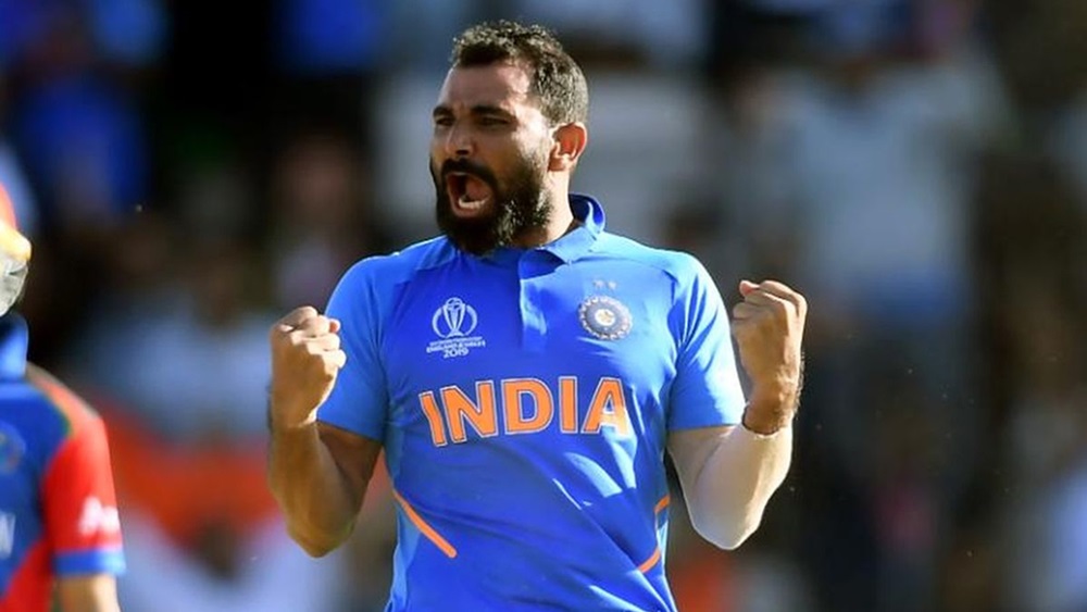 মহম্মদ শামি: যশপ্রীত বুমরার পাশাপাশি অস্ট্রেলিয়ার বাউন্সি পিচে ধারালো হয়ে উঠতে পারে মহম্মদ শামির জুটি। আসন্ন সফরে অজিদের বধ করতে টিম ইন্ডিয়ার বড় অস্ত্র হয়ে উঠতে পারেন তিনি। তা ছাড়া এ বারের আইপিএলে তাঁর সুইংয়ের মোকাবিলা করতে পারছেন না অনেকেই।