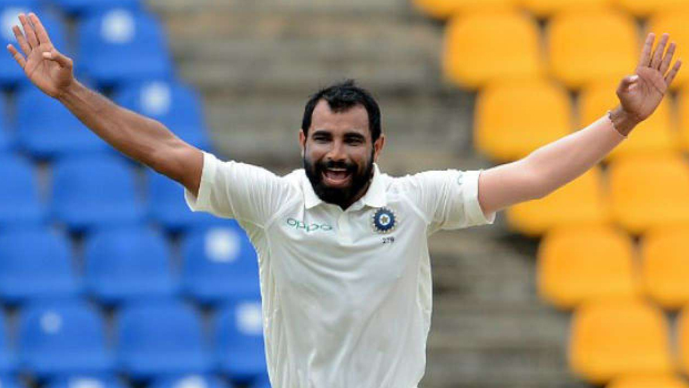 মহম্মদ শামি: যশপ্রীত বুমরার পাশাপাশি অস্ট্রেলিয়ার বাউন্সি পিচে ধারালো হয়ে উঠতে পারে মহম্মদ শামির জুটি। আসন্ন সফরে অজিদের বধ করতে টিম ইন্ডিয়ার বড় অস্ত্র হয়ে উঠতে পারেন তিনি।