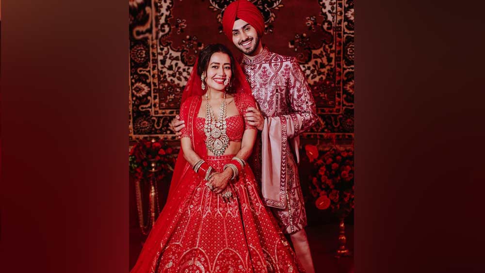 নেহার স্বামী রোহনপ্রীত সিংহ পঞ্জাবি গায়ক। ‘সা রে গা মা পা লিটল চ্যাম্পস’-এ অংশগ্রহণ করেছিলেন তিনি। ডিজাইনার পাগড়ি ও কুর্তা-শেরওয়ানিতে রোহনকে ‘হ্যান্ডসাম ডিউড’ বলছেন নেটাগরিকরা।