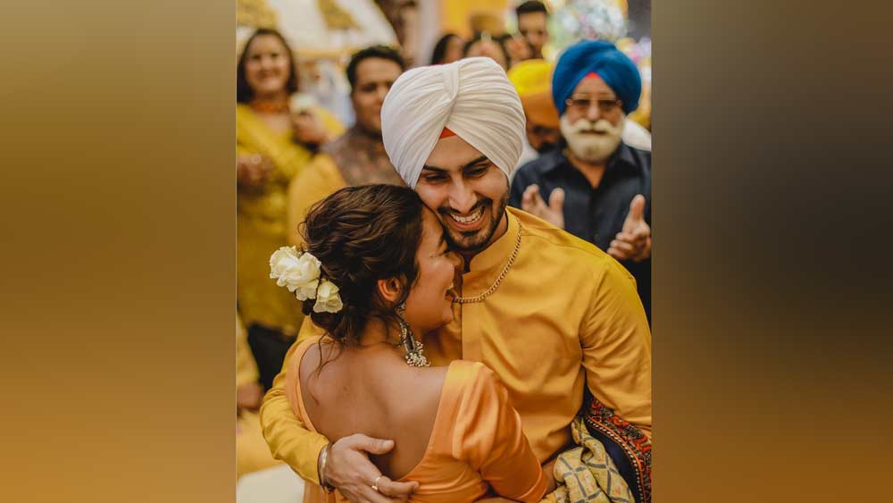 নেহা এবং রোহন নিজেরাই সঙ্গীতশিল্পী। সেখানে জমজমাট সঙ্গীতের আসর বসবে না তা আবার হয় নাকি। রিসেপশন হয়েছে পঞ্জাবে।