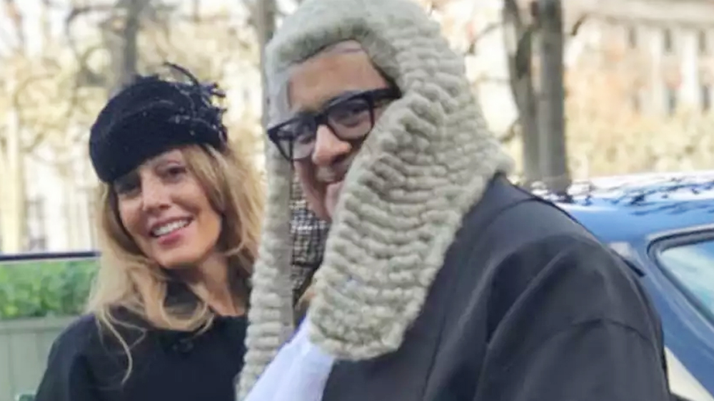 হরিশ-ক্যারোলাইনের বিয়ের খবর চাউর হতেই হবু দম্পতিকে অভিনন্দন জানিয়েছেন অনেকে। নয়া ইনিংসের শুভেচ্ছাবার্তায় ভরিয়ে তুলেছেন টুইটার-ফেসবুকের দেওয়াল।