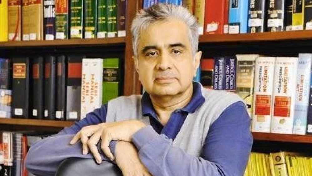 দেশের প্রাক্তন সলিসিটর জেনারেল হরিশ বহু হাইপ্রোফাইল মামলা লড়েছেন। তাঁর মক্কেলদের তালিকায় রয়েছেন কুলভূষণ যাদব থেকে রতন টাটা, ভোডাফোন থেকে আইটিসি হোটেলের মতো সংস্থাও।