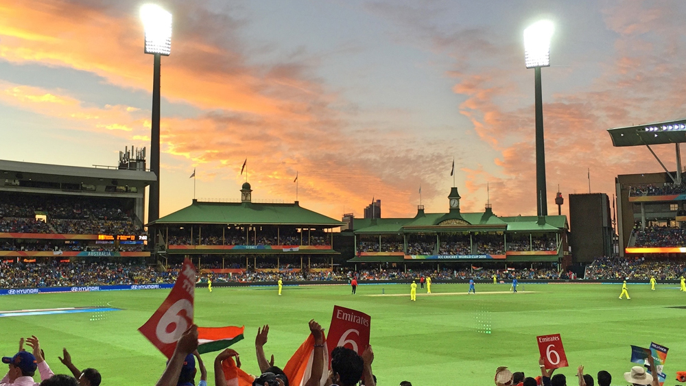 অস্ট্রেলিয়ার সফরে টিম ইন্ডিয়ার প্রথম ম্যাচ হবে সিডনিতে। সফরে বিরাট কোহালিদের প্রথম পরীক্ষা ওডিআই সিরিজে। মাস দু’য়েকের দীর্ঘ সফরের ওই ম্যাচ খেলা হবে ২৭ নভেম্বর।