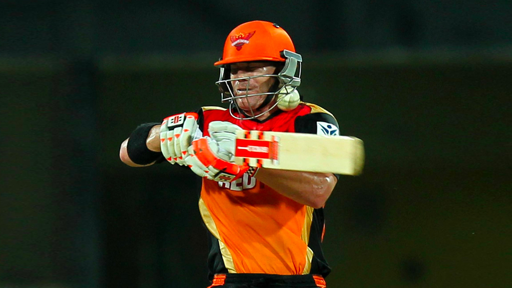 তবে নানা বিতর্কে মাঝেও ওয়ার্নার নিজের শখ বজায় রেখেছেন। বাচ্চাদের জন্য ‘কাবুম কিড’ নামে একটি বইও লিখেছেন সহ-লেখক হিসেবে।