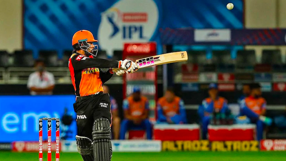 এর থেকে বড় প্রশংসা আর কিই বা হতে পারত! কিন্তু ঋদ্ধি নির্বিকার। ম্যাচের সেরার পুরস্কার নিয়েও তাই তিনি বলতে পারেন, “যা করেছি দলের জন্যই।”