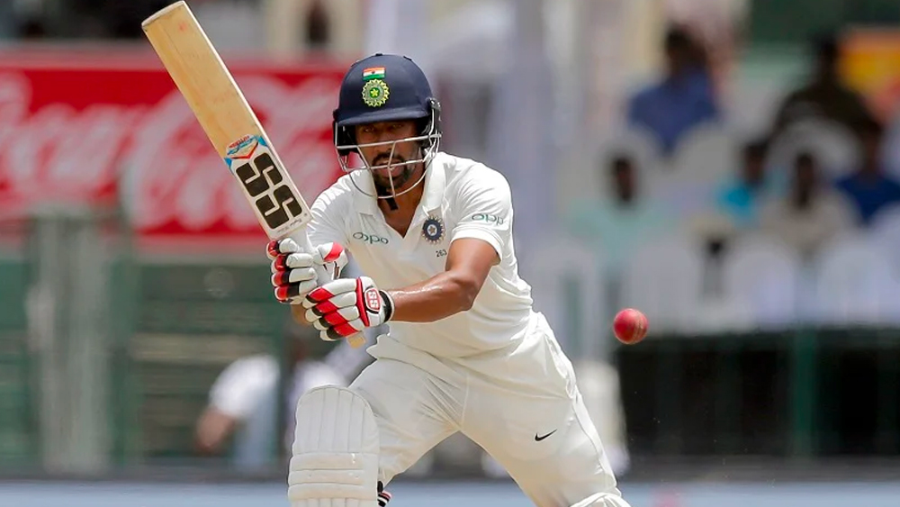 তিনি ব্যাটিং করতে পারেন না, এই নতুন অভিযোগ ওঠা ঋদ্ধির কিন্তু টেস্টে ৩টি সেঞ্চুরি রয়েছে। এর মধ্যে যেমন রয়েছে অস্ট্রেলিয়ার বিরুদ্ধে শতরান, তেমনই রয়েছে ওয়েস্ট ইন্ডিজের বিরুদ্ধে সে দেশে করা ঝকঝকে ১০৪ রানের ইনিংস। টেস্টে গড় ৩০.১৯।